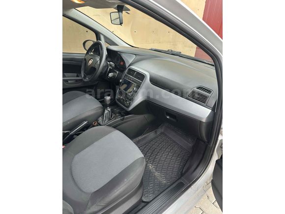 Acil ihtiyaçtan satılık Sahibinden Fiat Punto EVO 1.3 Multijet Active 2011 Model  muayene yeni  tüm ağır bakımları yeni 
