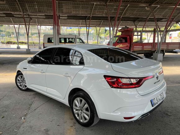 Sahibinden Renault Megane 1.3 TCe Joy 2021 Model 