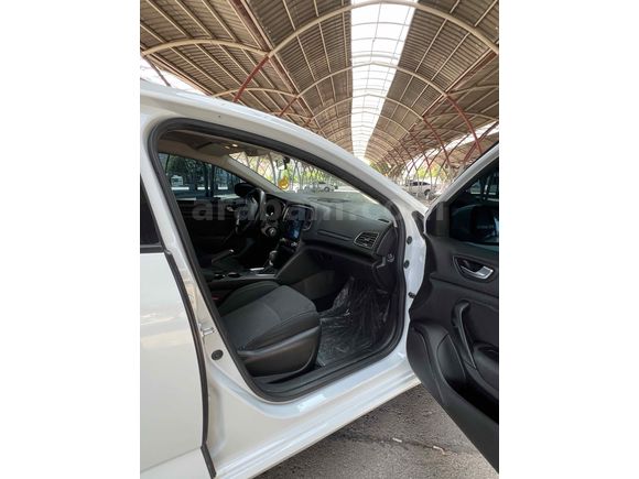 Sahibinden Renault Megane 1.3 TCe Joy 2021 Model 