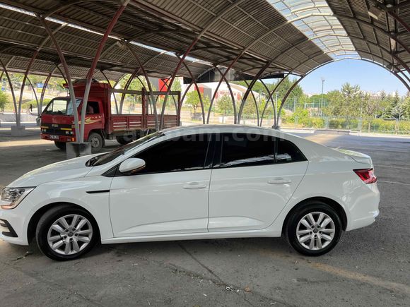 Sahibinden Renault Megane 1.3 TCe Joy 2021 Model 