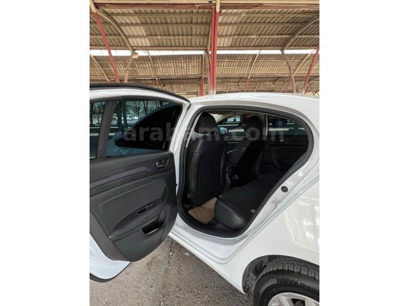Sahibinden Renault Megane 1.3 TCe Joy 2021 Model 