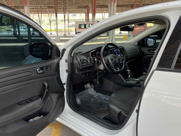 Sahibinden Renault Megane 1.3 TCe Joy 2021 Model 
