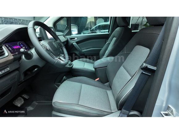 ARAS MOTORS..2025 RENAULT KANGO MULTİX 1.5 DCI İCONİC..HATASIZ