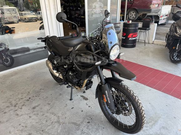 HIMALAYAN 450 (TBL-Mana Black)