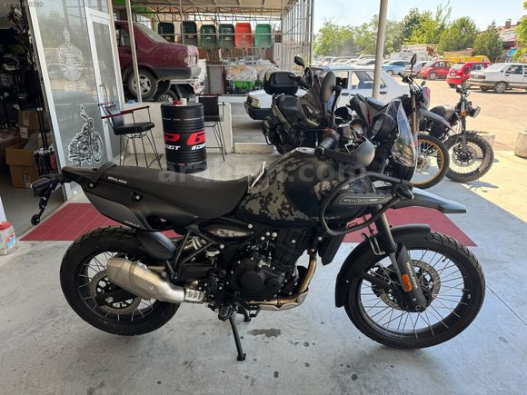 HIMALAYAN 450 (TBL-Mana Black)