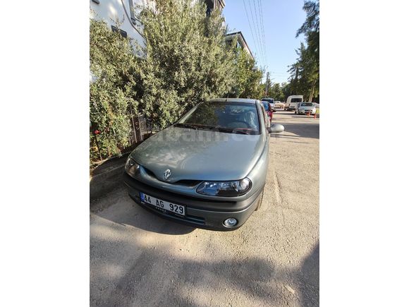 YENİ MUAYENELİ KLİMALI 97 MODEL LAGUNA