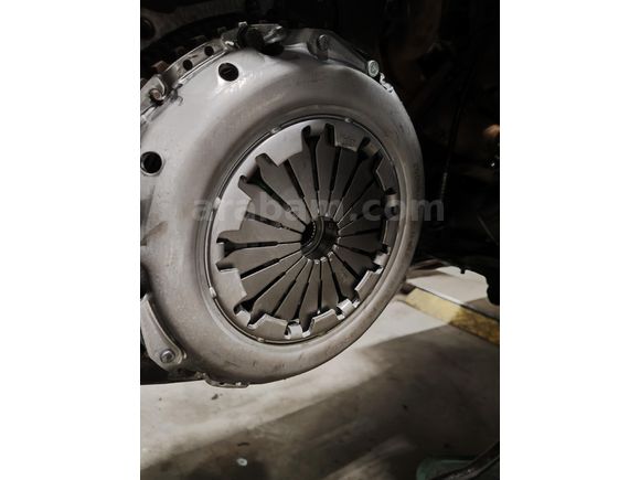 YENİ MUAYENELİ KLİMALI 97 MODEL LAGUNA
