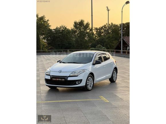 OTOMATİK MEGANE III - HATASIZ, BOYASIZ, DEĞİŞENSİZ - DÜŞÜK KM