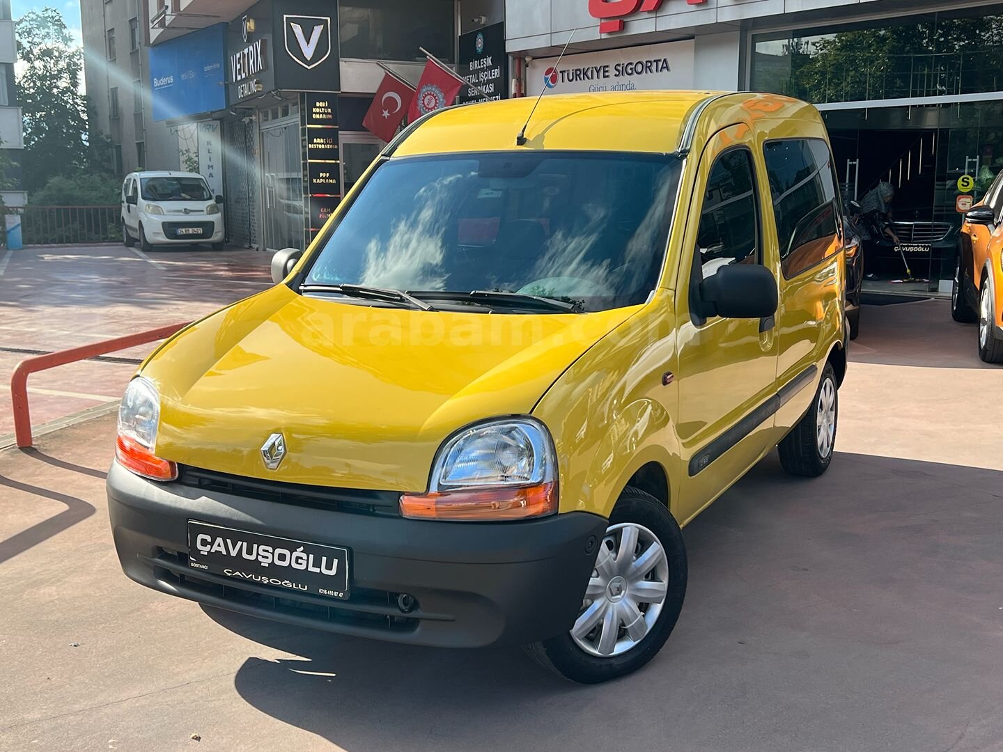 Galeriden Renault Kangoo 1.9 D RN 2000 Model İstanbul 172.500 km Sarı 4