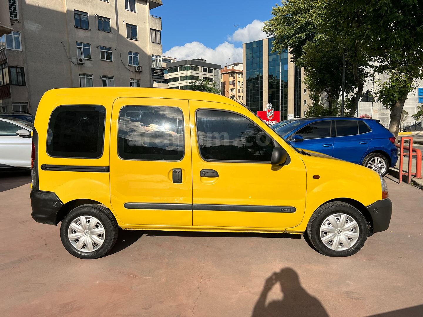 Galeriden Renault Kangoo 1.9 D RN 2000 Model İstanbul 172.500 km Sarı 6