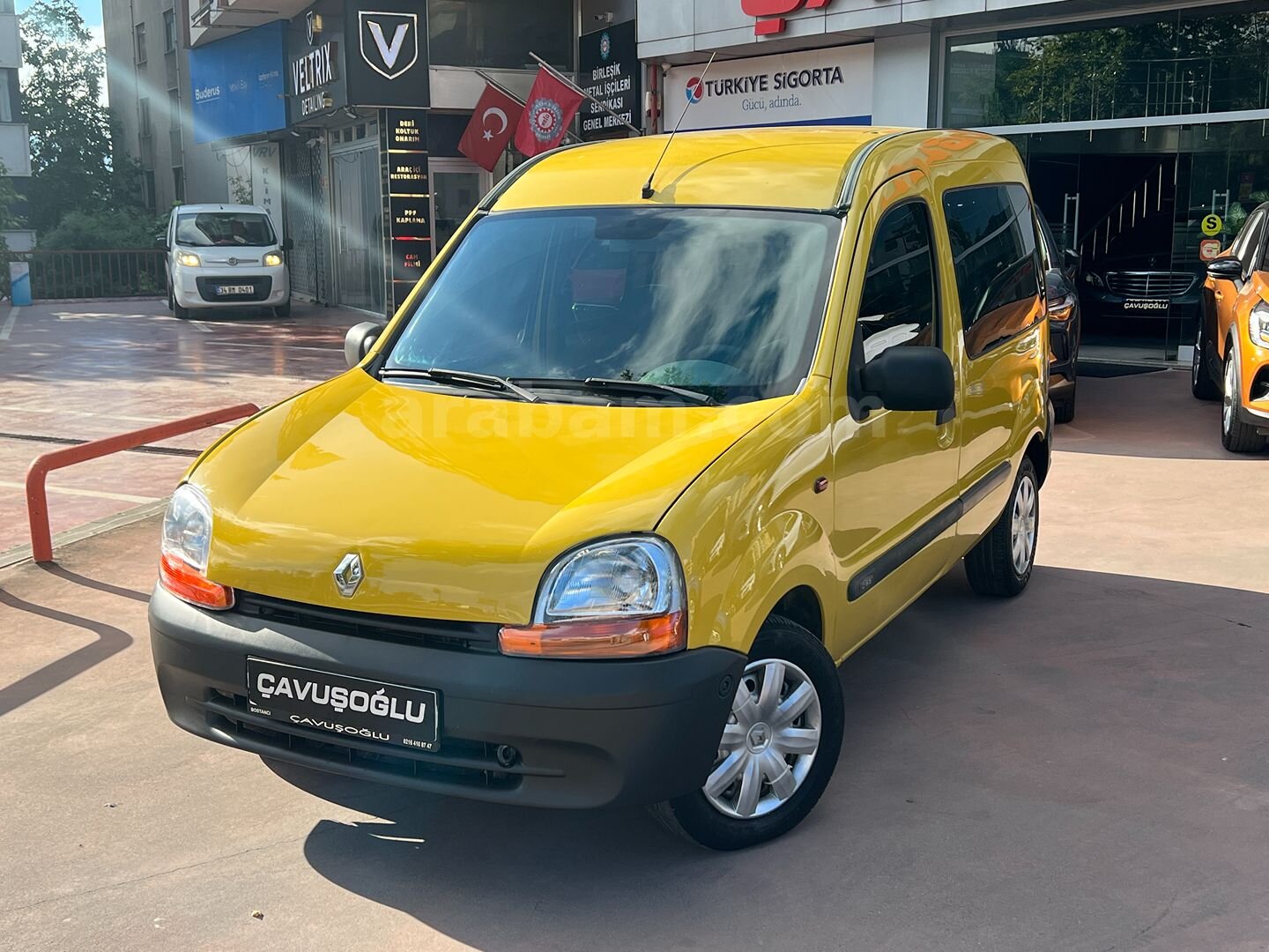 Galeriden Renault Kangoo 1.9 D RN 2000 Model İstanbul 172.500 km Sarı 2