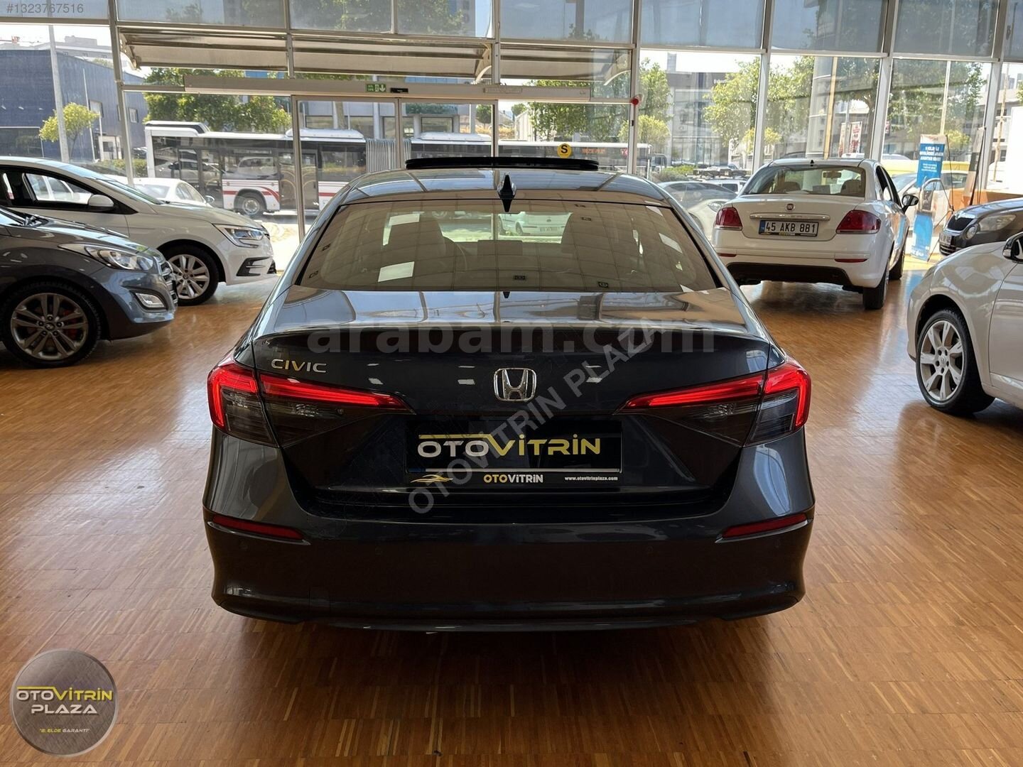 Galeriden Honda Civic 1.5 i-VTEC Executive Plus 2023 Model İzmir 53.445 km Gri 5