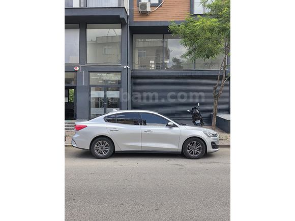 Sahibinden Ford Focus 1.5 EcoBlue Titanium Stil 2023 Model Kocaeli
