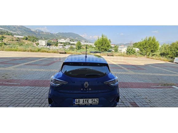 Sahibinden Renault Clio 1.0 TCe Evolution 2025 Model Antalya 17.000 km Mavi (metalik)