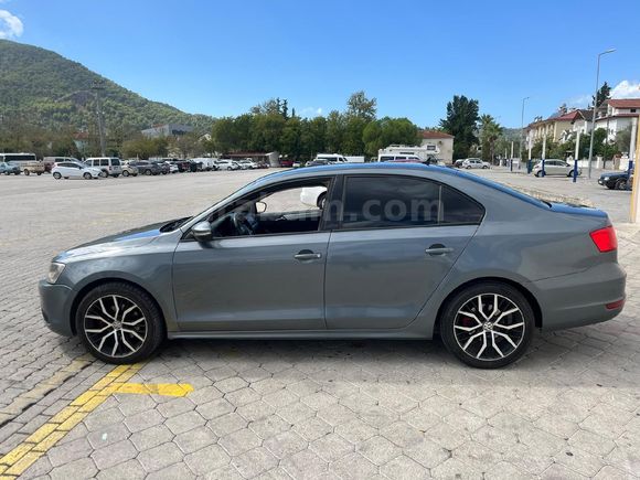 Sahibinden Volkswagen Jetta 1.6 TDi Trendline 2011 Model