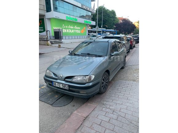 SIFIR MOTOR 150 bin KM' DE KONDİSYONLU Renault Megane 1.6 RTE 1998