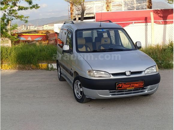 otomobil ruhsatlı Peugeot partner