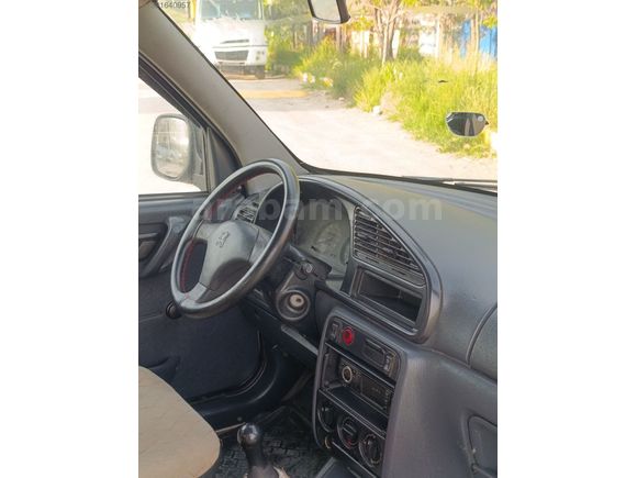 otomobil ruhsatlı Peugeot partner