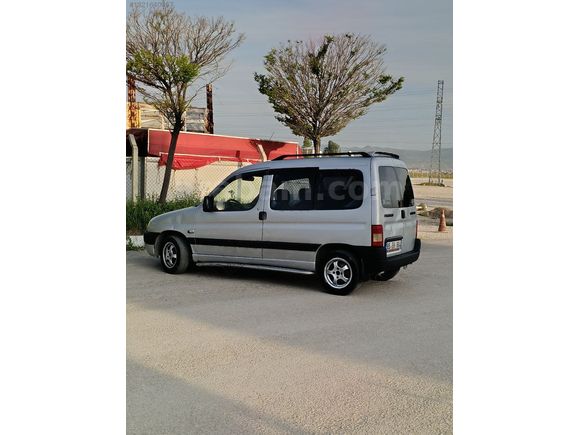 otomobil ruhsatlı Peugeot partner