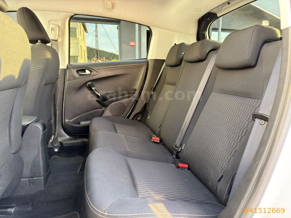 OTOHOL - PEUGEOT 208 1.2 PURETECH ACTIVE ETG5