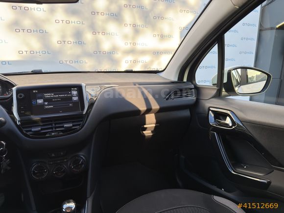 OTOHOL - PEUGEOT 208 1.2 PURETECH ACTIVE ETG5