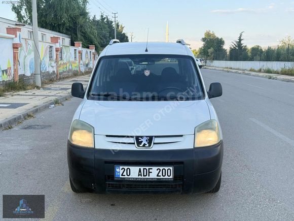 HATASIZ KLİMALI DÜŞÜK KM MÜKEMMEL KONDİSYON PARTNER