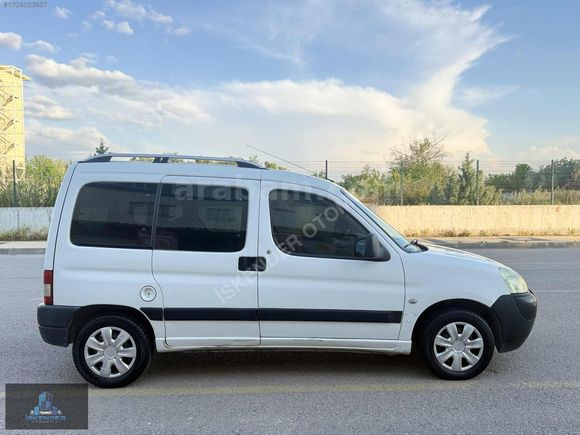 HATASIZ KLİMALI DÜŞÜK KM MÜKEMMEL KONDİSYON PARTNER