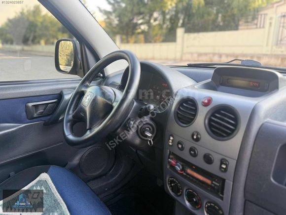 HATASIZ KLİMALI DÜŞÜK KM MÜKEMMEL KONDİSYON PARTNER