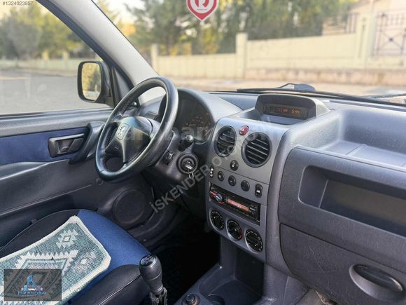 HATASIZ KLİMALI DÜŞÜK KM MÜKEMMEL KONDİSYON PARTNER