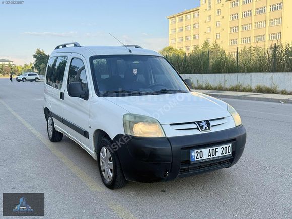HATASIZ KLİMALI DÜŞÜK KM MÜKEMMEL KONDİSYON PARTNER