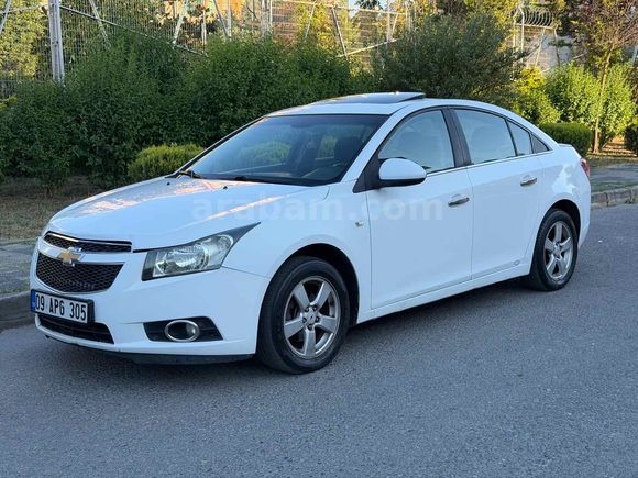 Galeriden Chevrolet Cruze 1.6 LS 2010 Model İstanbul 221.114 km Beyaz SANRUFLU