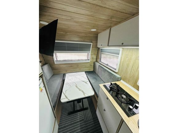 YENİ KASA +ÇELİK JANT+ŞOFBEN +KUMANDALI TENTE +ÇEKME KARAVAN 