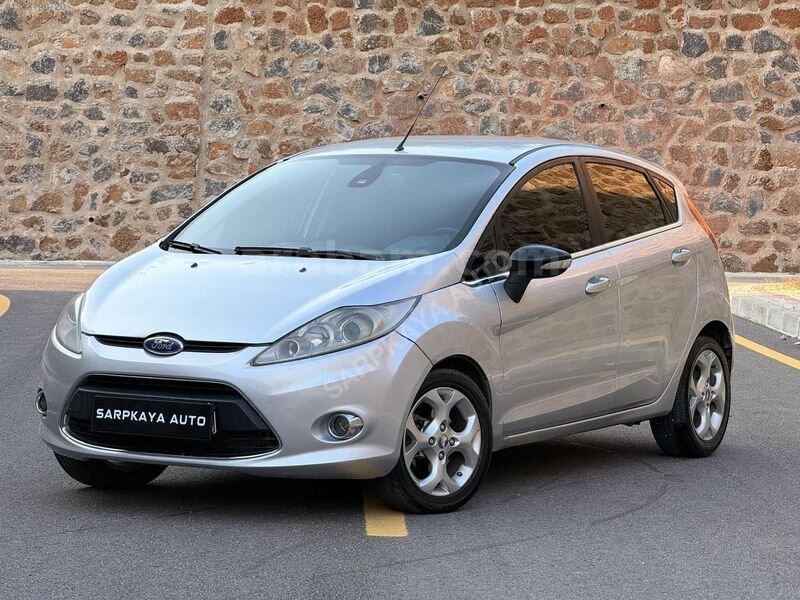 Galeriden Ford Fiesta 1.4 Titanium 2011 Model Osmaniye 270.700 km Gri