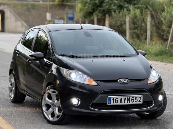 FORD FİESTA 1.4 TİTANİUM 2011-MANUEL SORUNSUZ