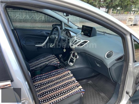 2010 MODEL FORD FİESTA 1.4 BENZİN LPG BİR PARÇA BOYALI