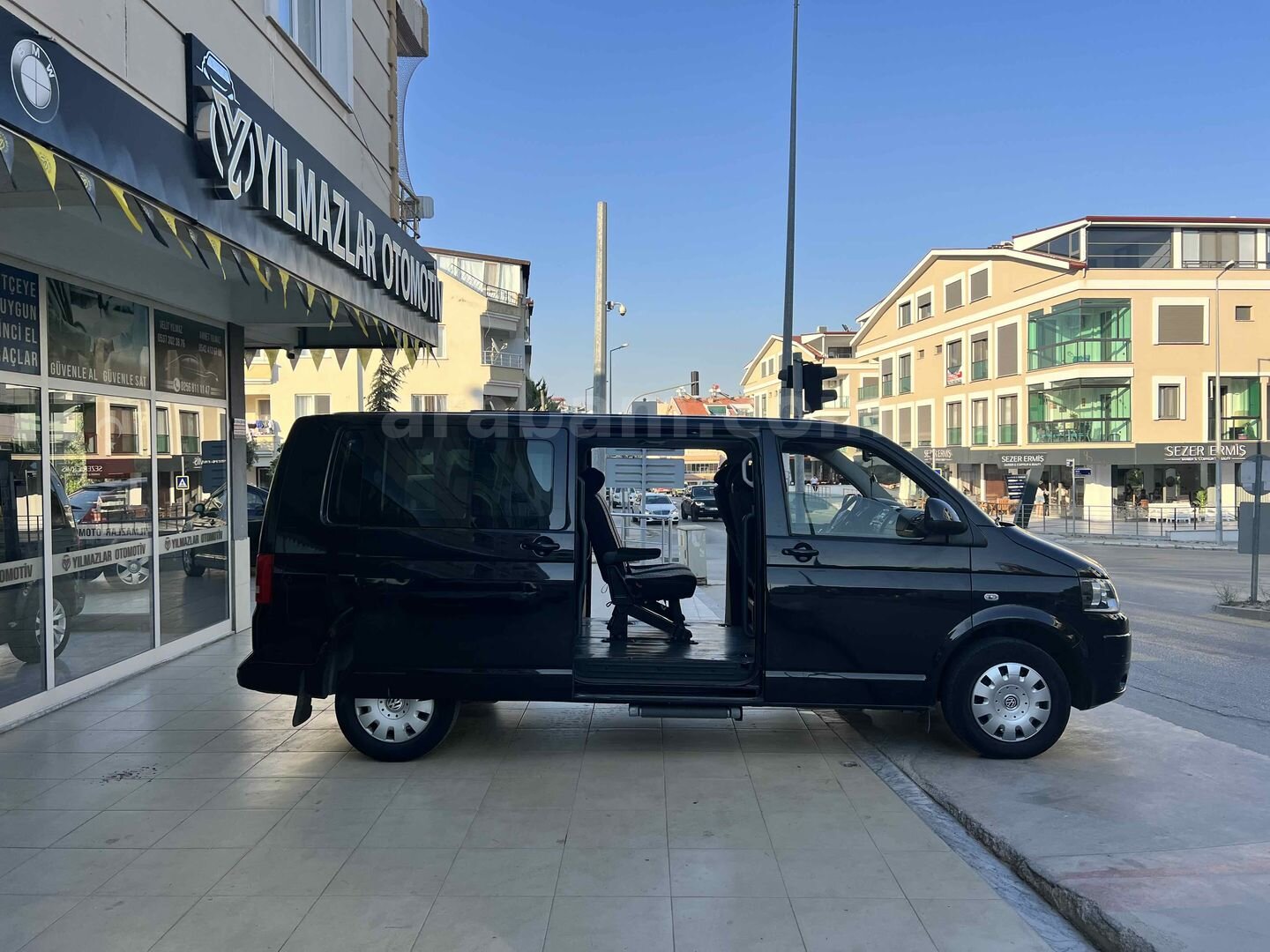Galeriden Volkswagen Caravelle 2.0 TDI Trendline 2015 Model Aydın 569.000 km Siyah 4