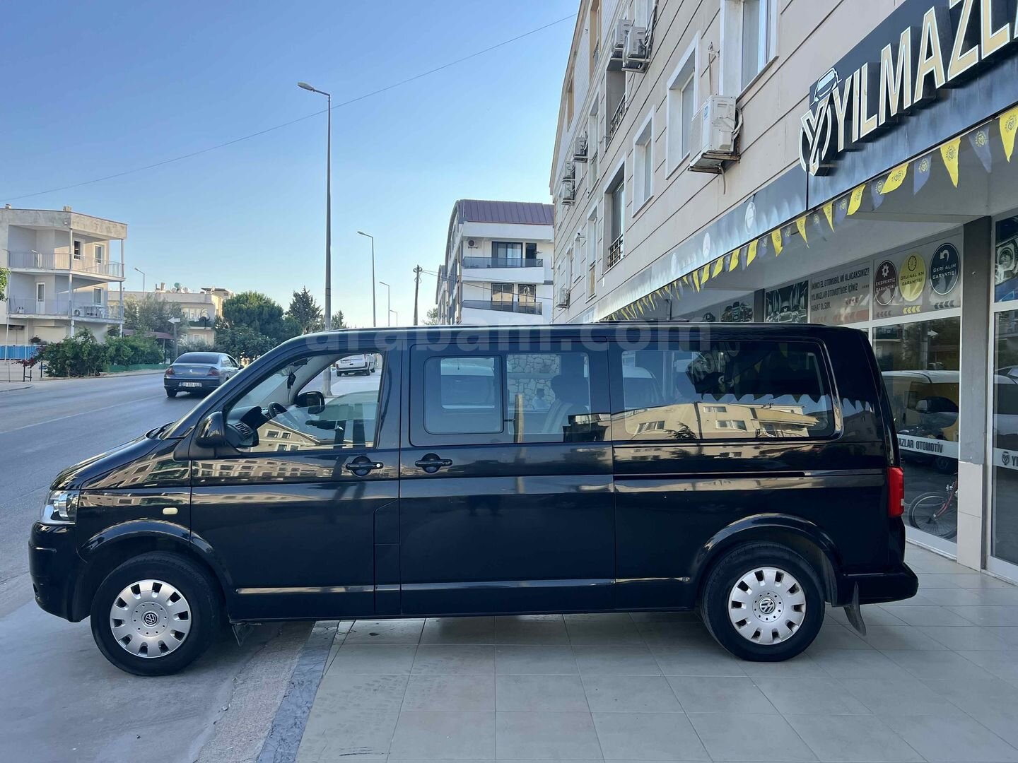 Galeriden Volkswagen Caravelle 2.0 TDI Trendline 2015 Model Aydın 569.000 km Siyah 7