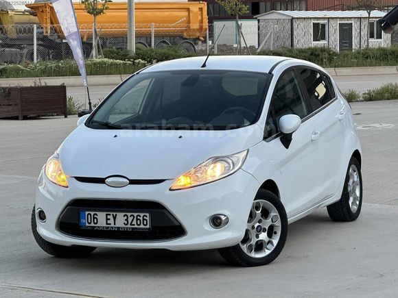 2012 FORD FİESTA 1.4 TİTANİUM X SADECE "85" BİNDE SIFIR AYARINDA