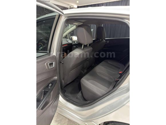 ORJİNAL 116.000 km FİESTA 1.4 TİTANİUM X