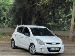HYUNDAİ i20+DİESEL+DOUBLE EKRAN+KLİMA+2011+SIFIR LASTİK