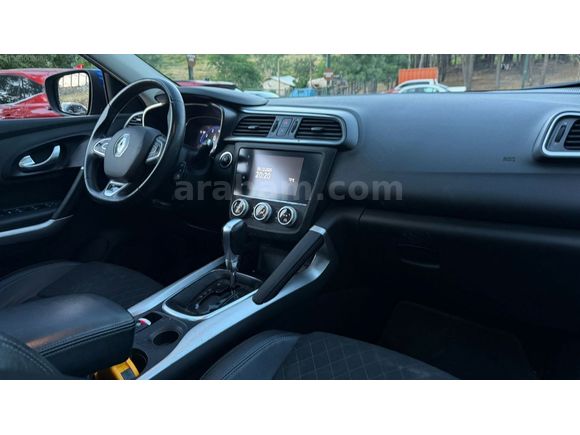 RENAULT KADJAR 2022 İCON 72500KM DE