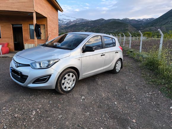 Sahibinden Hyundai i20 1.2 D-CVVT Jump 2014 Model 
