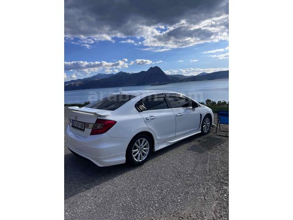 Sahibinden Honda Civic 1.6i VTEC Eco Elegance 2013 Model 