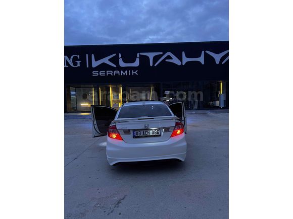Sahibinden Honda Civic 1.6i VTEC Eco Elegance 2013 Model 