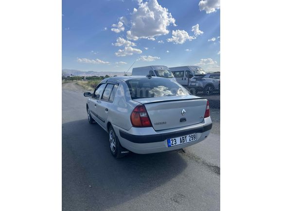 Sahibinden klimalı 2004 Model  clio