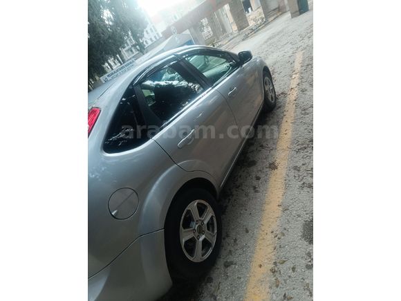 Sahibinden Ford Focus 1.6 Comfort 2010 Model