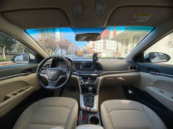 Sahibinden Hyundai Elantra 1.6 CRDi Style Plus 2017 Model