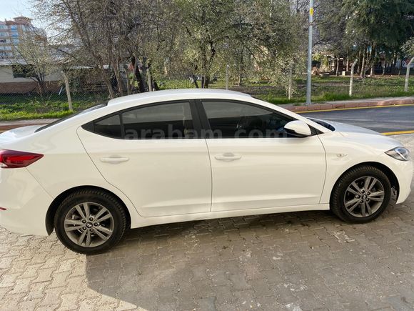 Sahibinden Hyundai Elantra 1.6 CRDi Style Plus 2017 Model