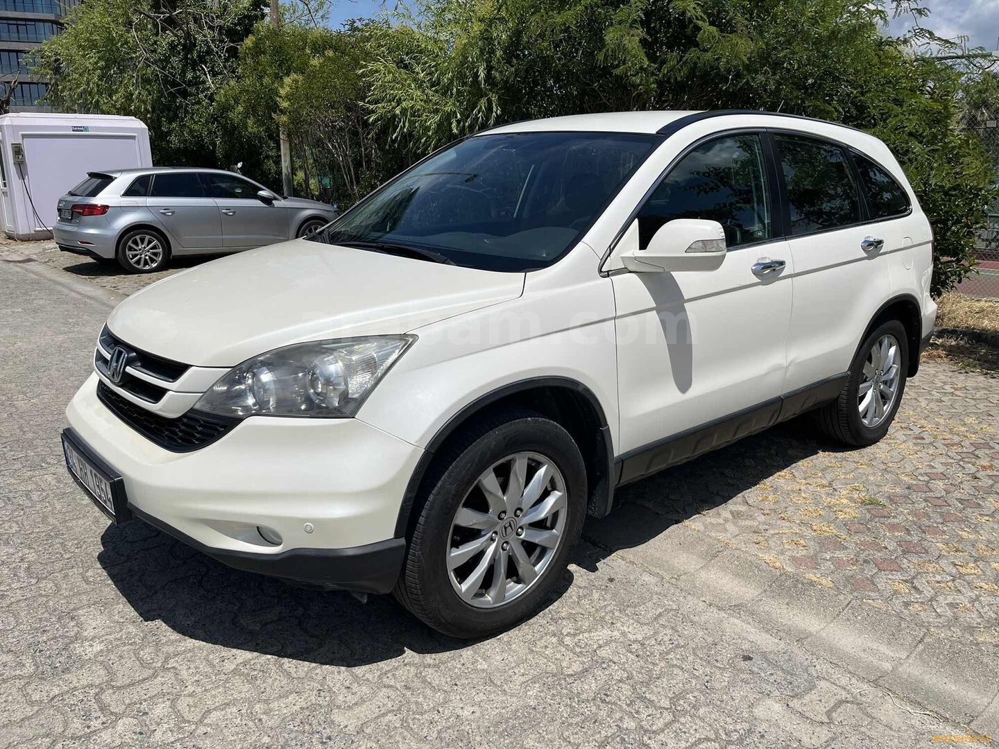 Galeriden Honda CR-V 2.0i Elegance 2011 Model İstanbul 161.000 km Beyaz 1