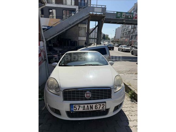     ACİL SATILIK ORJINAL KM 2015 MODEL LINEA